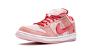 Nike SB Dunk Low Strangelove