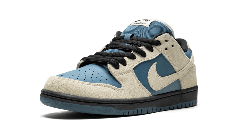 Nike Dunk SB Low Light Cream Thunderstorm