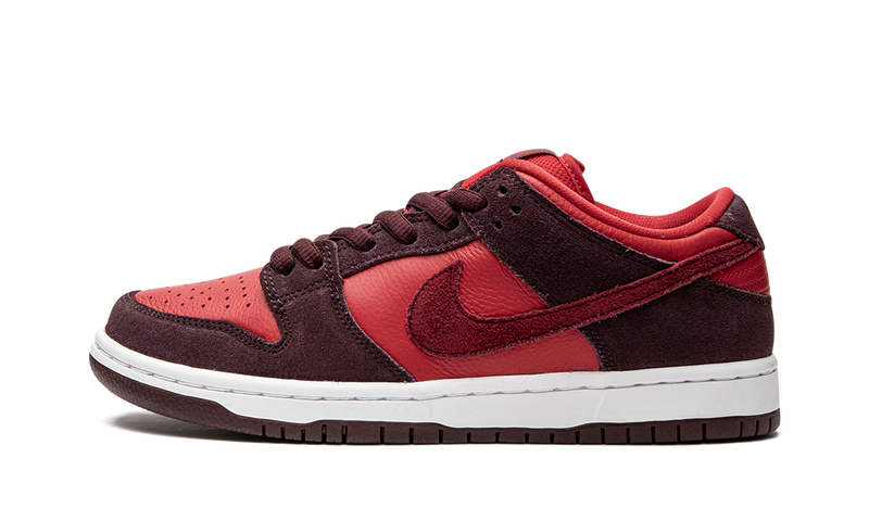 Nike SB Dunk Low Cherry